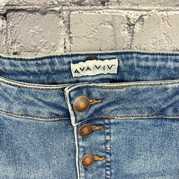 Ava & Viv Shorts Mid Rise Midi Blue Denim 5 Pockets Button Fly Stretch 24W - Picture 2 of 10